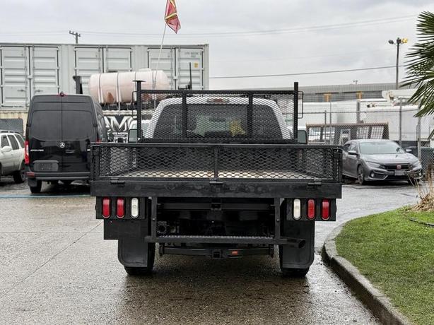 2016 Ford F-350 SD XLT SuperCab 4x4 9-Foot Flat Deck Truck image 8