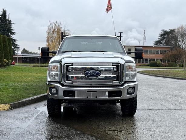 2016 Ford F-350 SD XLT SuperCab 4x4 9-Foot Flat Deck Truck image 3