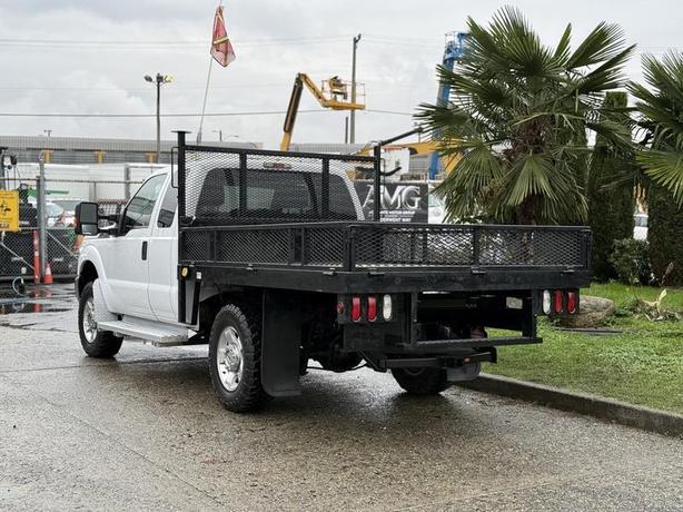 2016 Ford F-350 SD XLT SuperCab 4x4 9-Foot Flat Deck Truck image 7