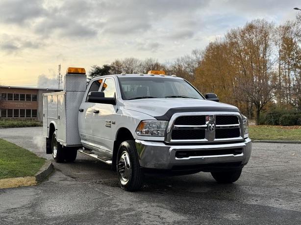 2013 RAM 3500 Crew Cab 4x4 Service Truck image 2