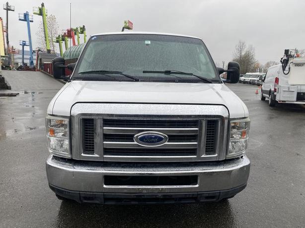 2011 Ford Econoline E-350 Super Duty image 8