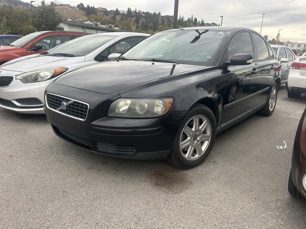 2006 Volvo S40 2.4l  AUTO, POWER SEATS, CRUISE CONTROL, AUTO LOCKS AND WINDOWS,  image 1