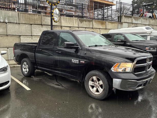 2014 RAM 1500 4WD Crew Cab 140.5 ST | Cruise Control! image 3