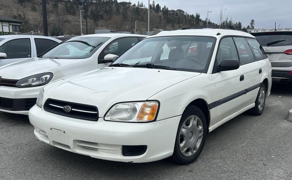 2000 Subaru Legacy Brighton MANUAL, GREY INTERIOR, WAGON, FABRIC SEATS, 127,147  display photo