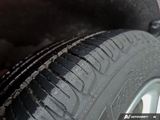 2017 Chevrolet Cruze LT | Remote Start | Heated Seats! image 7