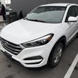 2017 Hyundai Tucson Base KEYLESS ENTRY! POWER OPTIONS! BACKUP CAMERA! thumbnail image 2