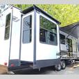 Used 2023 Keystone RV Residence 401RDEN thumbnail image 4