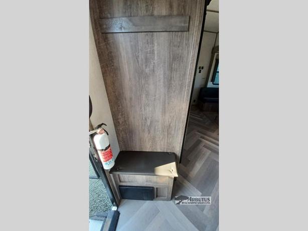 Used 2022 Forest River RV Wildwood Heritage Glen 356QB image 7