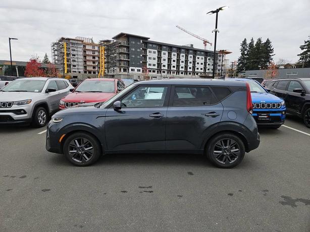 2020 Kia Soul EX | No Reported Accidents! image 3