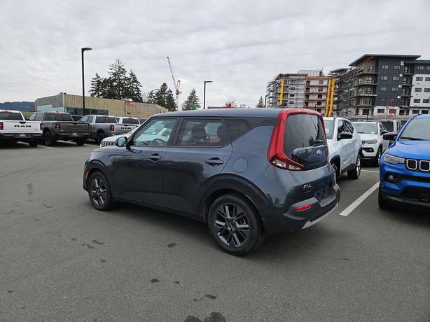 2020 Kia Soul EX | No Reported Accidents! image 4