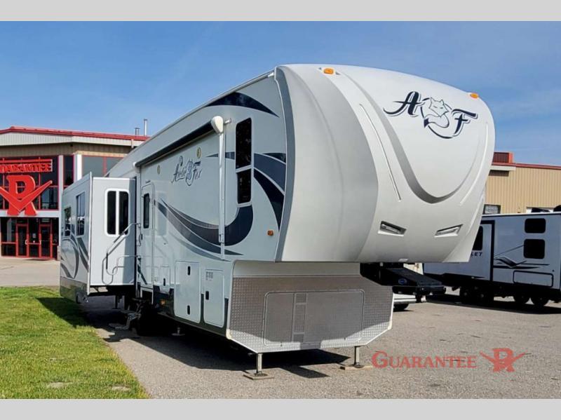 Used 2017 Northwood Arctic Fox 35-5Z display photo