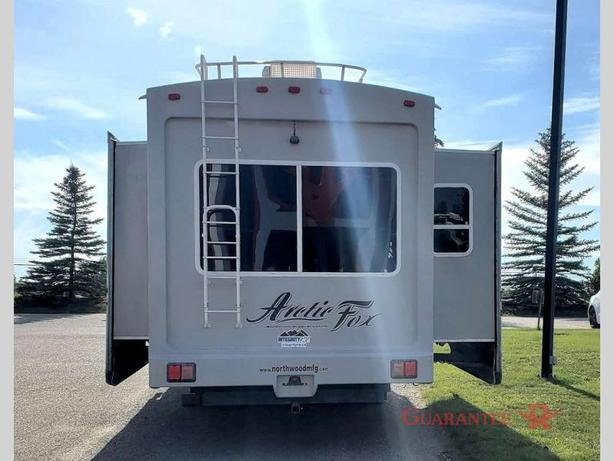 Used 2017 Northwood Arctic Fox 35-5Z image 5