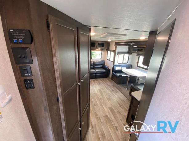 Used 2019 Starcraft Mossy Oak Lite 24RLS image 8