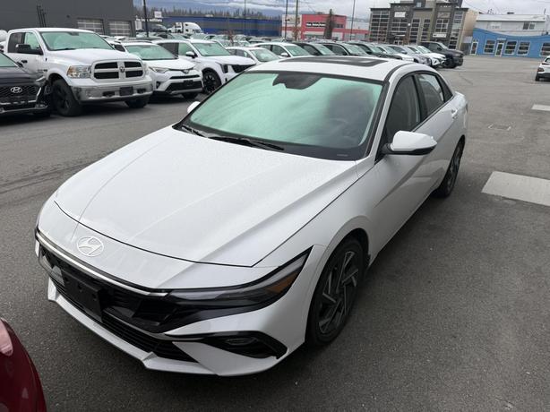 2025 Hyundai Elantra Hybrid Luxury ! WIRELESS CHARGING! BACKUP CAMERA! LEATHER!  image 2