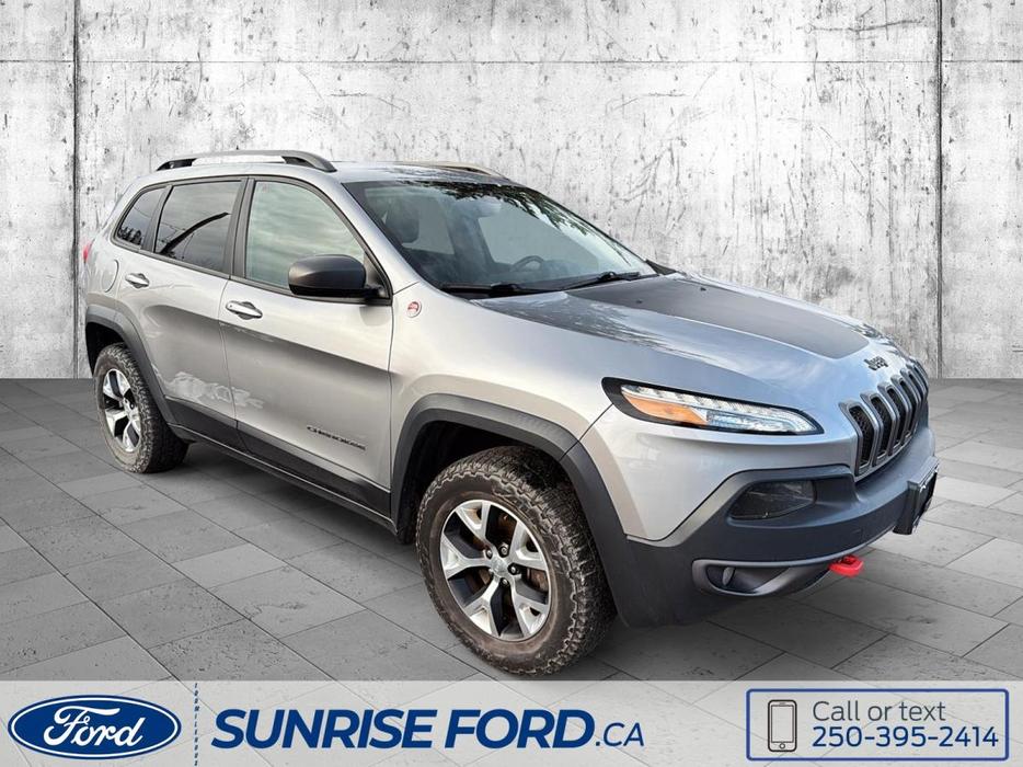 2017 Jeep Cherokee Trailhawk - ACTIVE DRIVE LOCK 4X4, SELEC-TERRAIN TRACTION MAN display photo