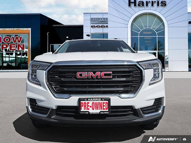 2024 GMC Terrain AWD 4dr SLE | Back-Up Camera | No Reported Accidents! image 2