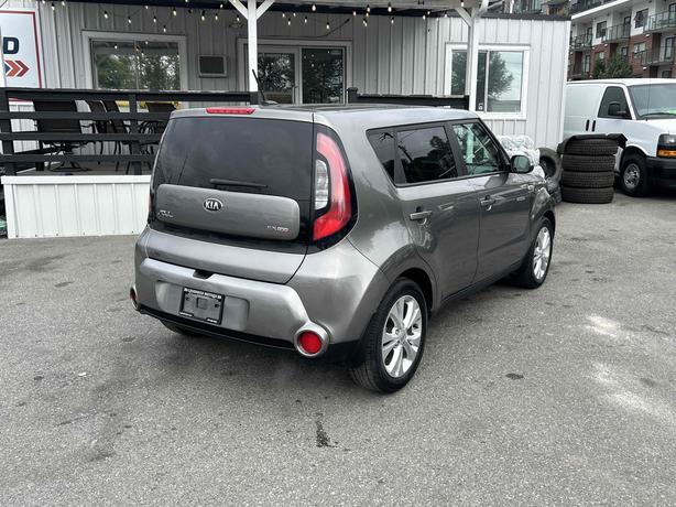 2016 KIA Soul image 8