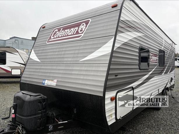 Used 2018 Dutchmen RV Coleman Lantern Series 215BHWE image 3