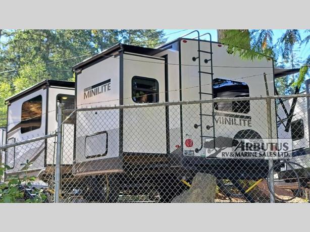 Used 2023 Forest River RV Rockwood Mini Lite 2516S image 3