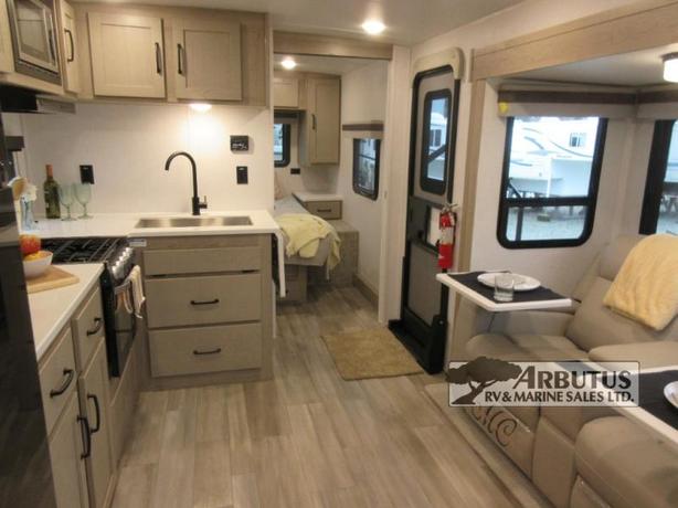 Used 2024 Forest River RV Rockwood Mini Lite 2518S image 6
