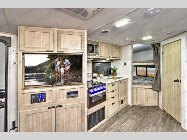 Used 2022 Cruiser Shadow Cruiser 259BHS image 3