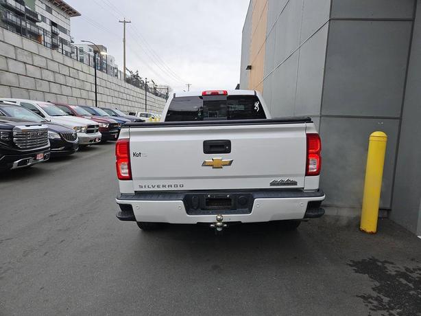 2018 Chevrolet Silverado 1500 High Country | Remote Start! image 5