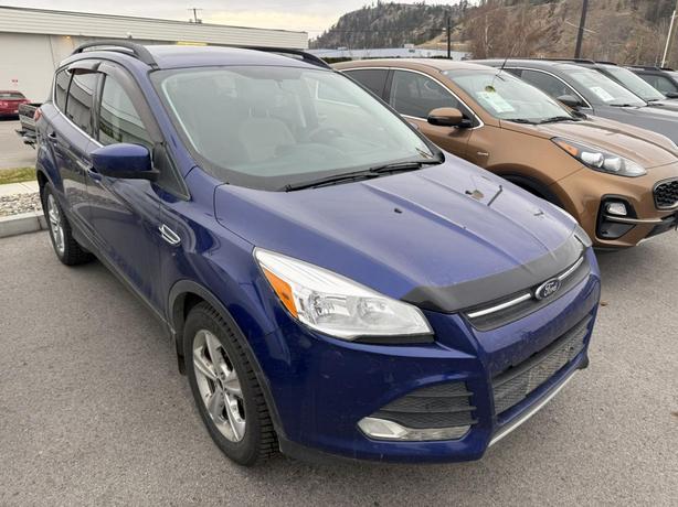 2014 Ford Escape SE ! KEYLESS ENTRY! POWER SEAT! BACKUP CAMERA! LOW KMS! image 1