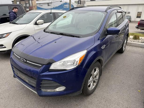 2014 Ford Escape SE ! KEYLESS ENTRY! POWER SEAT! BACKUP CAMERA! LOW KMS! image 2