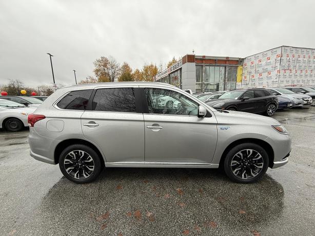 2018 Mitsubishi Outlander PHEV GT - No Accidents, Sunroof, Power Liftgate image 5
