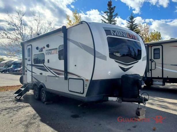Used 2021 Forest River RV Rockwood Mini Lite 2109S image 1