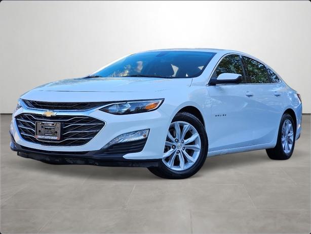 2022 Chevrolet Malibu LT - Heated Seats, Apple CarPlay, Android Auto image 1