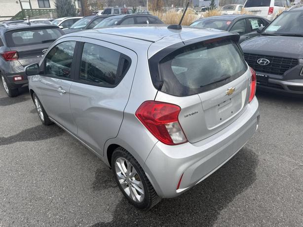 2020 Chevrolet Spark LT ! BACKUP CAMERA! GREAT FIRST CAR! FORWARD COLLISION! BLU image 4