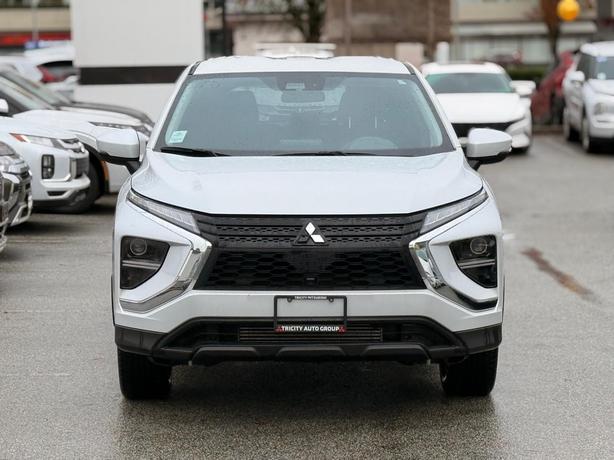 2023 Mitsubishi Eclipse Cross ES - Heated Seats, Apple Carplay/Android Auto image 3