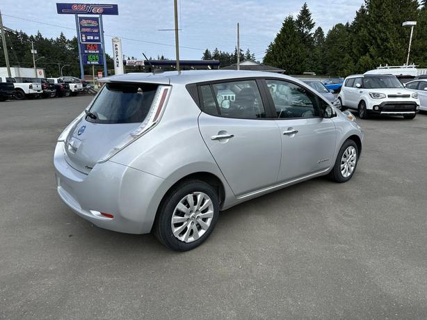 2015 Nissan LEAF S image 5