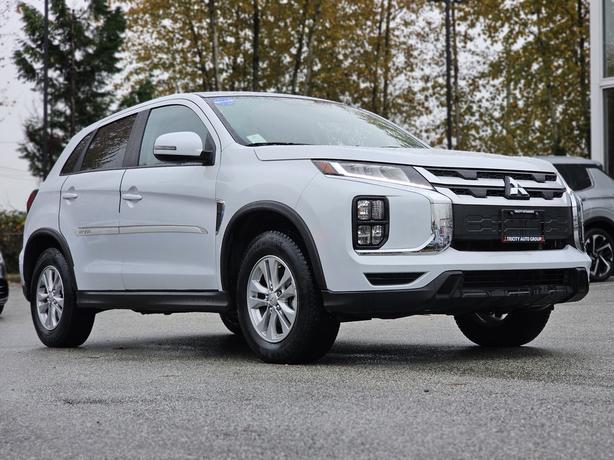 2023 Mitsubishi RVR SE AWC - Heated Seats, Apple Carplay/Android Auto image 3