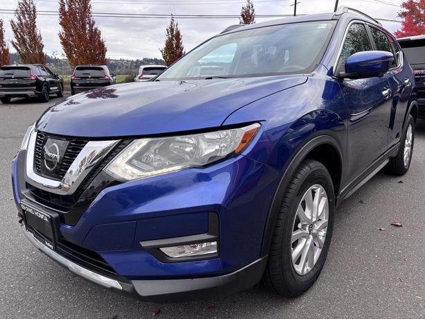 2017 Nissan Rogue SV image 3