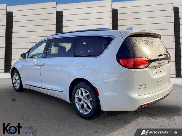 2017 Chrysler Pacifica Touring-L Plus REMOTE START! LEATHER SEATING! BACKUP CAME image 4