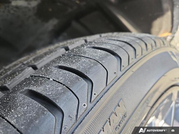 2022 Dodge Challenger GT AWD | One Owner | No Accidents! image 7