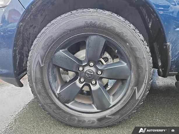 2021 RAM 1500 Classic Express 4x4 Crew Cab 5'7 Box | Low KM's image 6