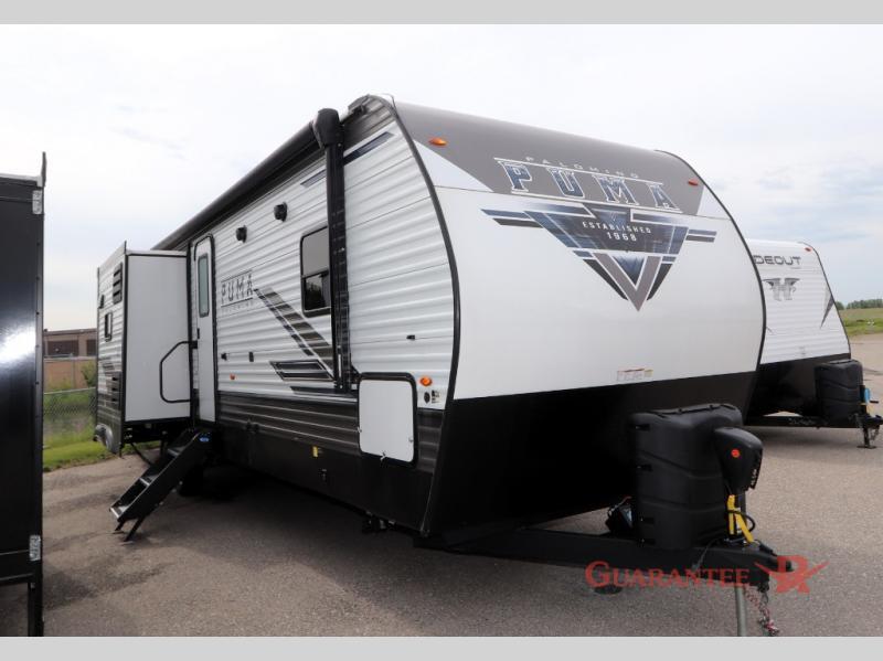 Used 2023 Palomino Puma 32BH2B display photo
