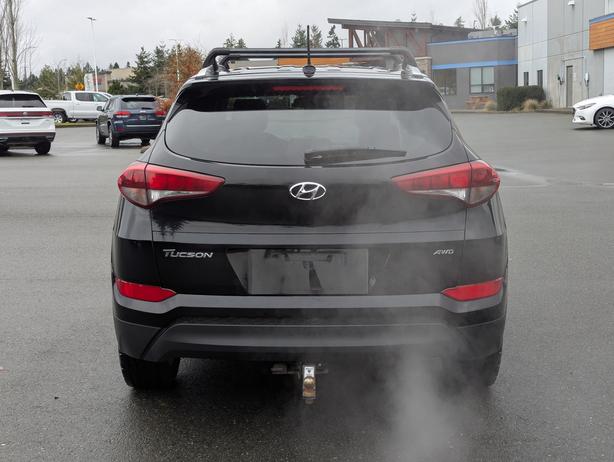 2017 Hyundai Tucson Premier - No Accidents, AWD, Heated Seats image 7
