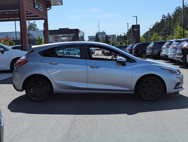 2018 Chevrolet Cruze LT - Heated Seats, Apple Carplay/A.A. image 5