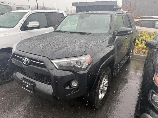 2024 Toyota 4Runner Base ! BACKUP CAMERA! LANE KEEP ASSIST! BLUETOOTH! LOW KMS! image 2
