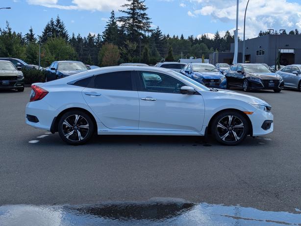 2018 Honda Civic Touring - Low KMs, Sunroof, Leather, Heated Seats image 5
