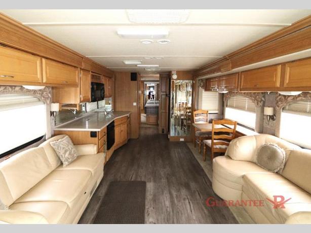 Used 2007 Fleetwood RV Bounder 38S image 8