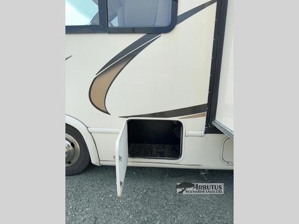Used 2019 Thor Motor Coach Axis 25.6 image 5