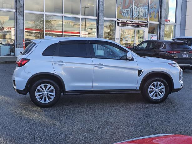 2023 Mitsubishi RVR SE - Apple Carplay, Android Auto, Heated Seats image 4