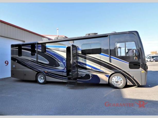 Used 2019 Fleetwood RV Pace Arrow 33D image 7