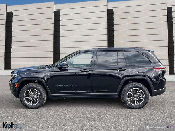 2023 Jeep Grand Cherokee 4xe Trailhawk demo image 3