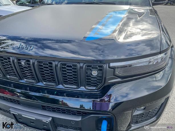 2023 Jeep Grand Cherokee 4xe Trailhawk demo image 8